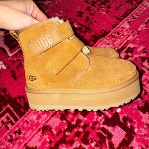 GIRLS UGG  Tan Neumel Boots